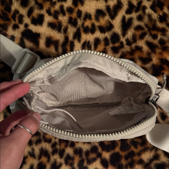 Nike Off-White Belt Bag - Picture 3 of 3